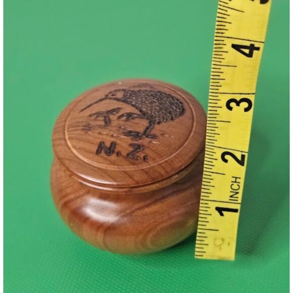 New Zealand Kiwi Bird Carved Wood box Trinket  Jewelry box 3 3/8" x 2 1/8" VTG - Picture 7 of 8